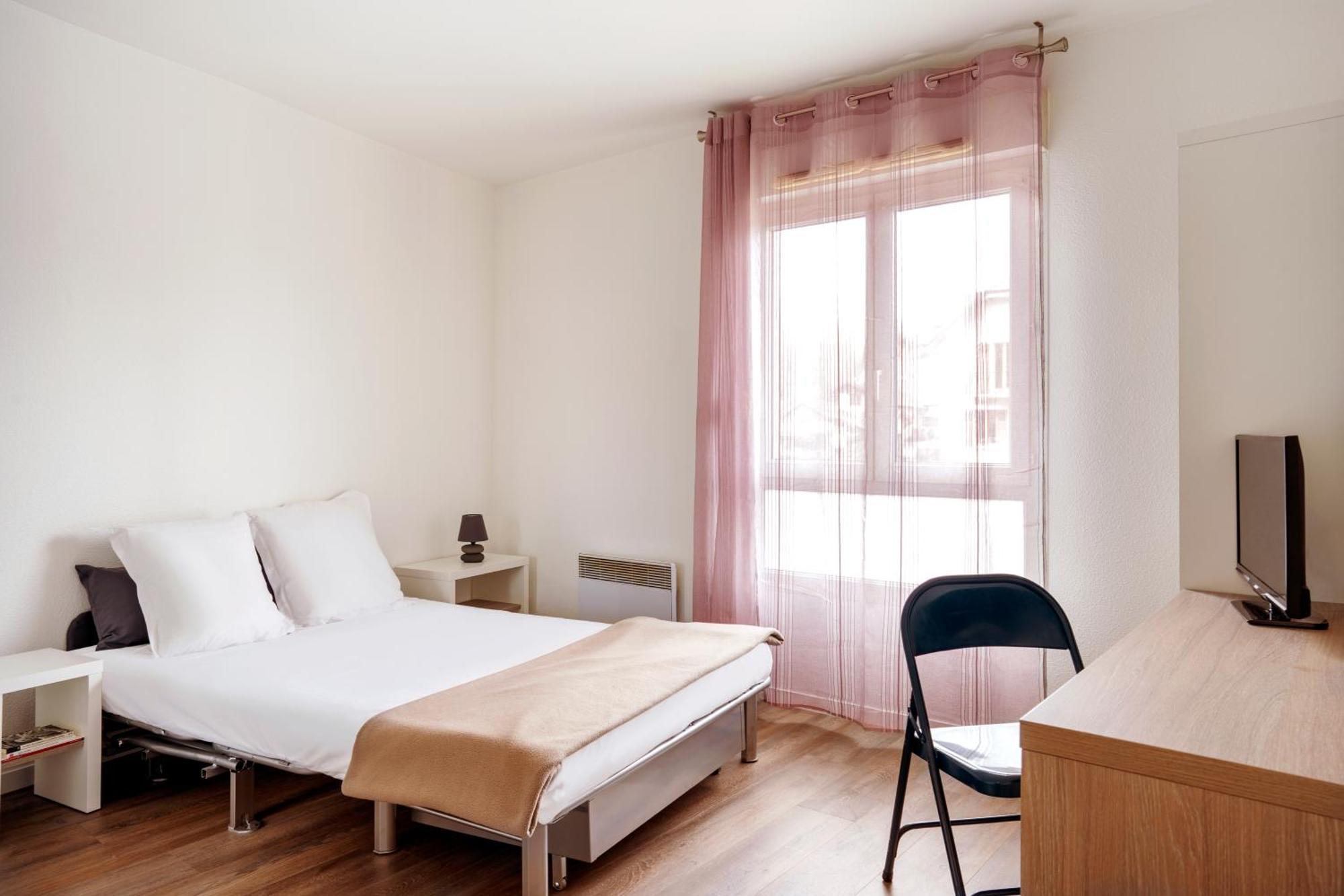 Sejours & Affaires Annecy Le Pont Neuf Aparthotel Cran-Gevrier Exterior photo
